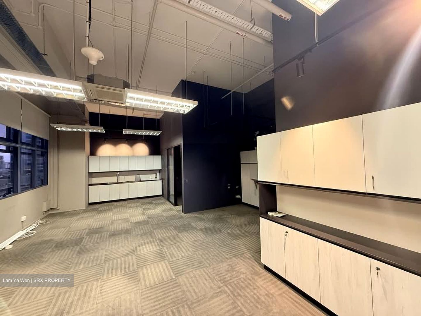 Ct Hub 2 (D12), Office #558228131